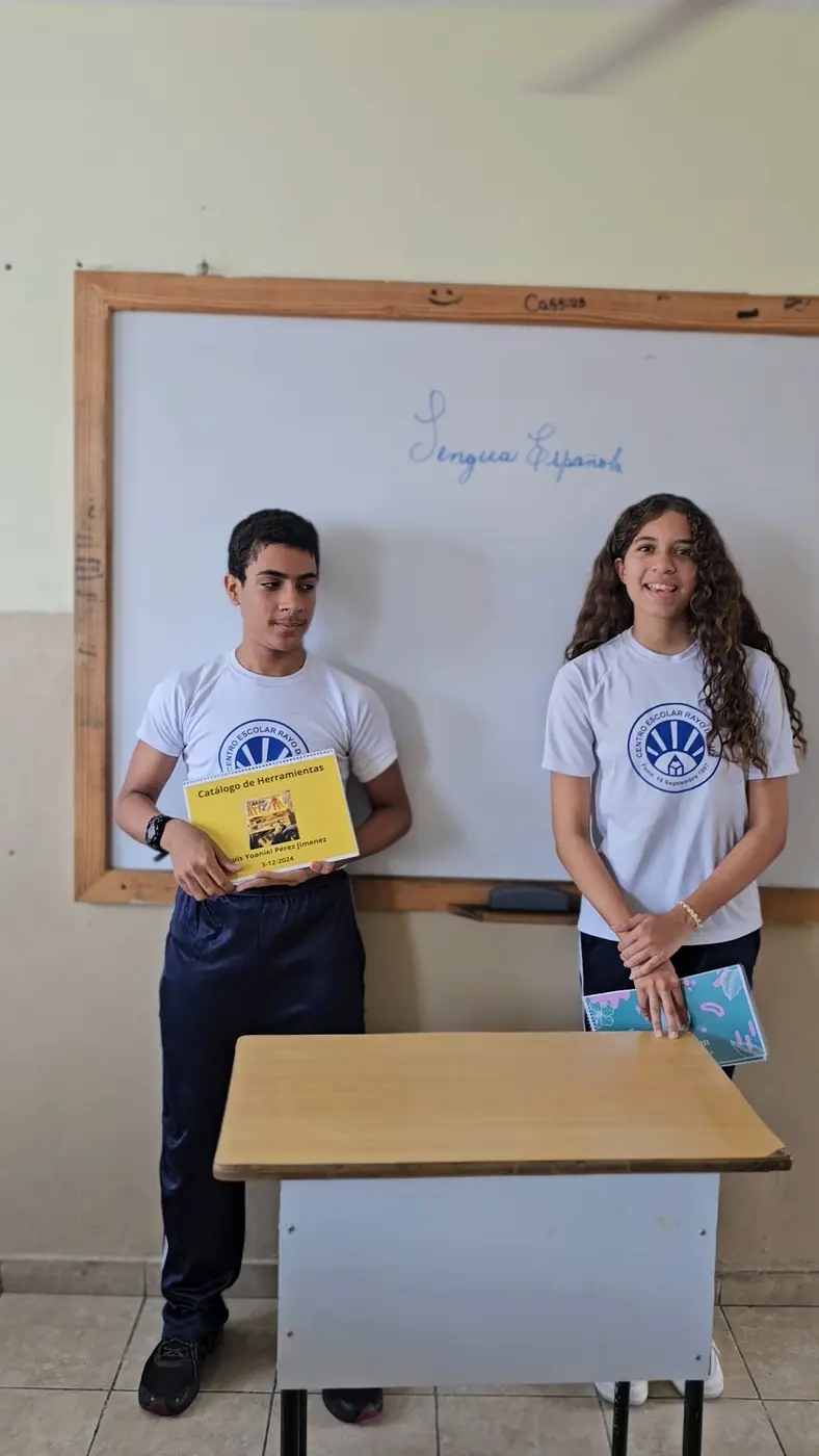 Estudiante de Secundaria reconocido por su desempeño